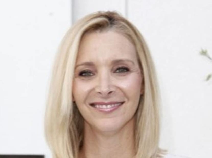 Lisa Kudrow explains why she doesn’t watch Friends reruns Lisa Kudrow explains why she doesn’t watch Friends reruns