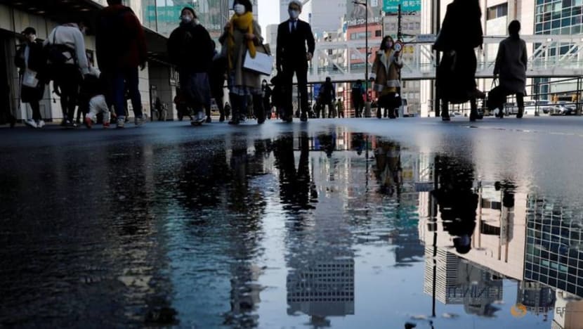 Japan's govt panel members call for aid to firms eyeing wage hikes Japan's govt panel members call for aid to firms eyeing wage hikes