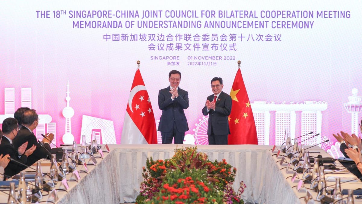 新加坡和中国在年度峰会上签署了19项加强合作的协议