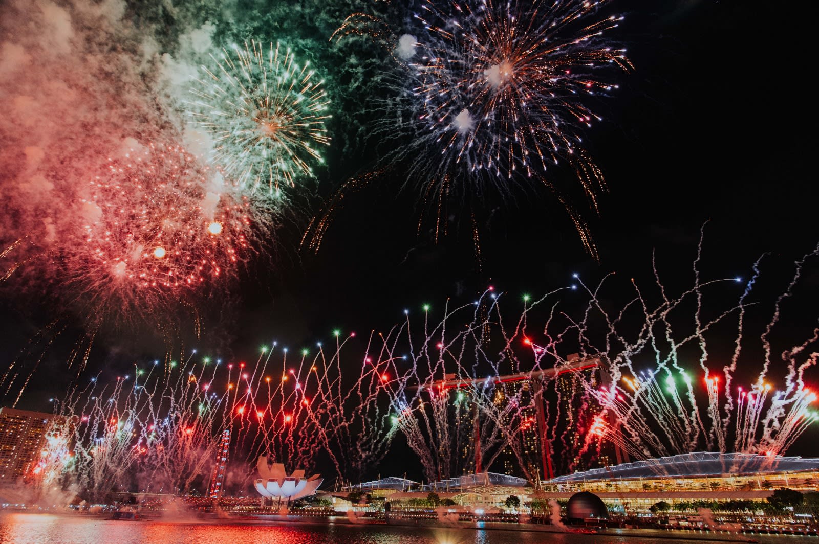 Best Places To Catch Marina Bay Fireworks For Free