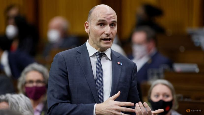 Canada's emergency rooms bear the brunt of a 'perfect storm' Canada's emergency rooms bear the brunt of a 'perfect storm'