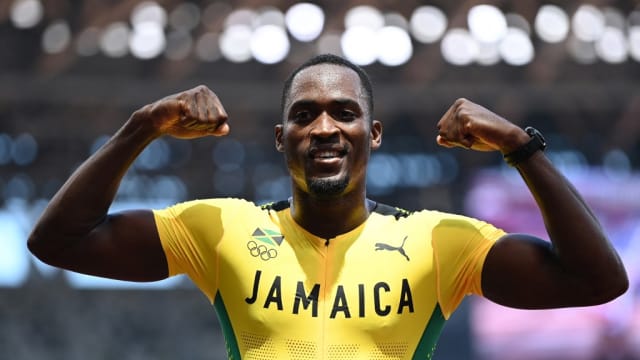 牙买加男将跨栏爆冷夺冠 男子铅球三甲和上届一样