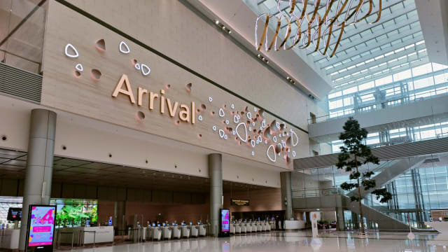 樟宜机场今年头10个月接待搭客达2360万人次 超去年全年七倍