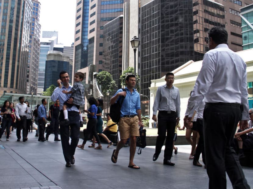 Office workers at Raffles Place. TODAY file photo
