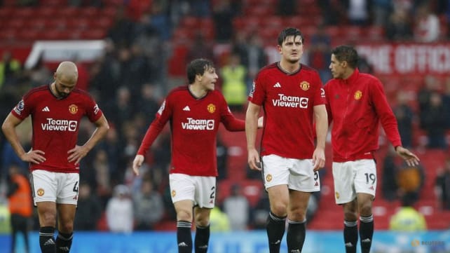 Man United slump to fourth season defeat at home to Palace