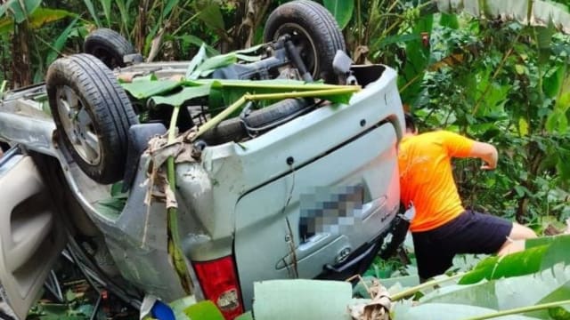 槟城浮罗山背又出意外 车坠山坡三女受伤