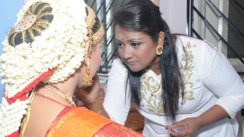 சிங்கப்பெண்ணே! : சிரித்தவர்கள் முன் சாதிக்கவேண்டும்- தற்கொலை எண்ணத்தைக் கைவிட்டு முன்னேறிய பெண் #CelebratingSGWomen சிங்கப்பெண்ணே! : சிரித்தவர்கள் முன் சாதிக்கவேண்டும்- தற்கொலை எண்ணத்தைக் கைவிட்டு முன்னேறிய பெண் #CelebratingSGWomen