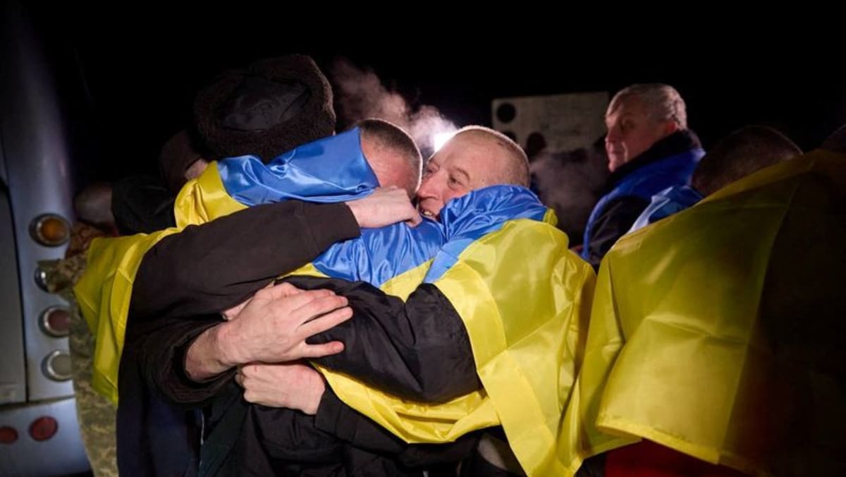 Ukraine, Russia swap POWs in first deal in months Ukraine, Russia swap POWs in first deal in months