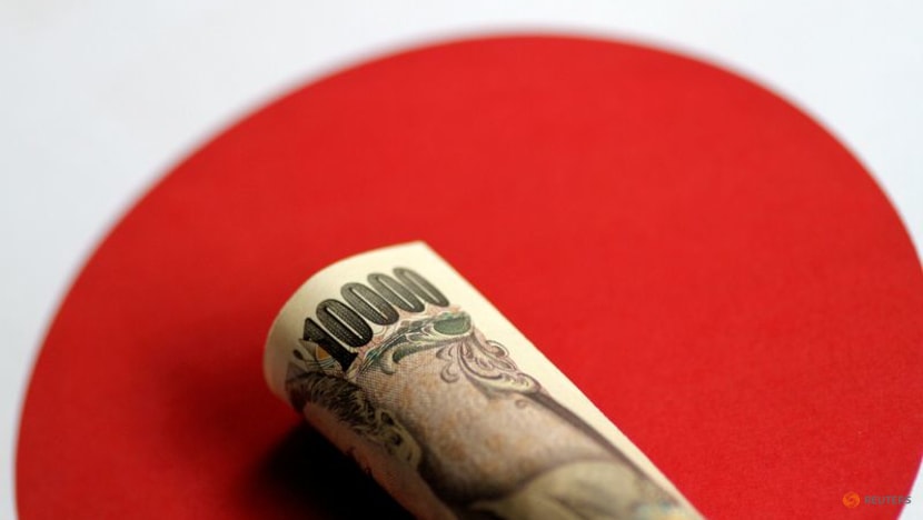 Borrowing to drive Japan's debt over 1,100 trillion yen for first time -draft