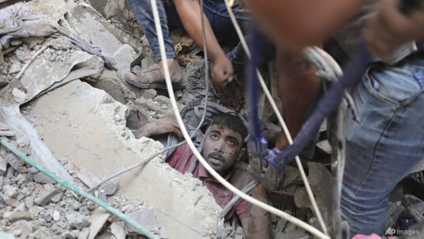 Israel aims fire at southern Gaza as world leaders seek pause in fighting