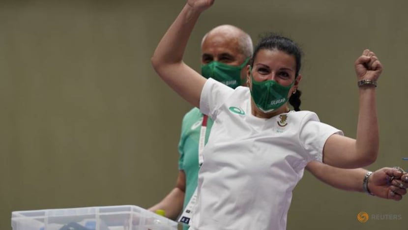Olympics-Shooting-Kostadinova, Sarashkina renew pistol rivalry in 25m final Olympics-Shooting-Kostadinova, Sarashkina renew pistol rivalry in 25m final