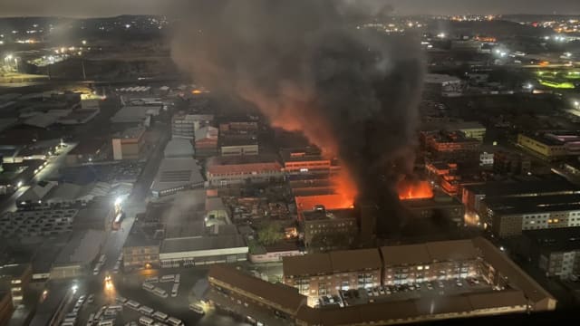南非建筑大火死亡人数攀升至73 超过50人受伤