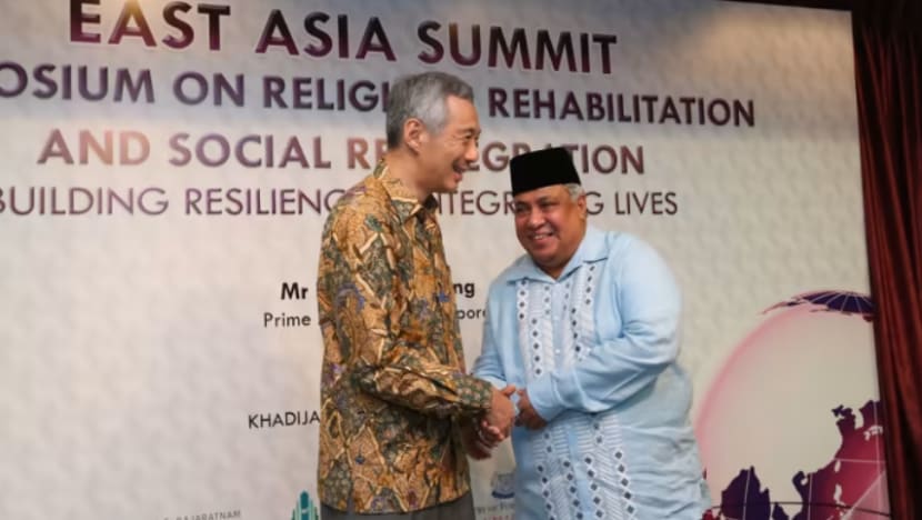 Ustaz Ali tunjang masyarakat Melayu/Islam, kata PM Lee Ustaz Ali tunjang masyarakat Melayu/Islam, kata PM Lee