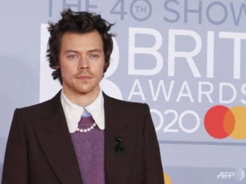 Harry Styles robbed at knifepoint in London, ‘very shaken up’ by incident Harry Styles robbed at knifepoint in London, ‘very shaken up’ by incident