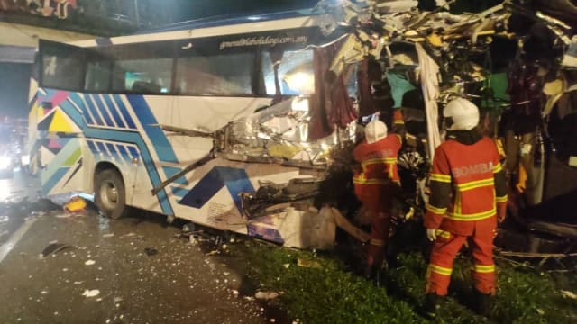 旅游巴士南北大道车祸二死多人伤 伤者包括三名国人