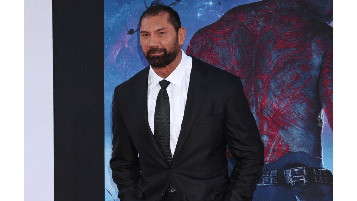 Dave Bautista's 'fanboy questions' for Kurt Russell 8days