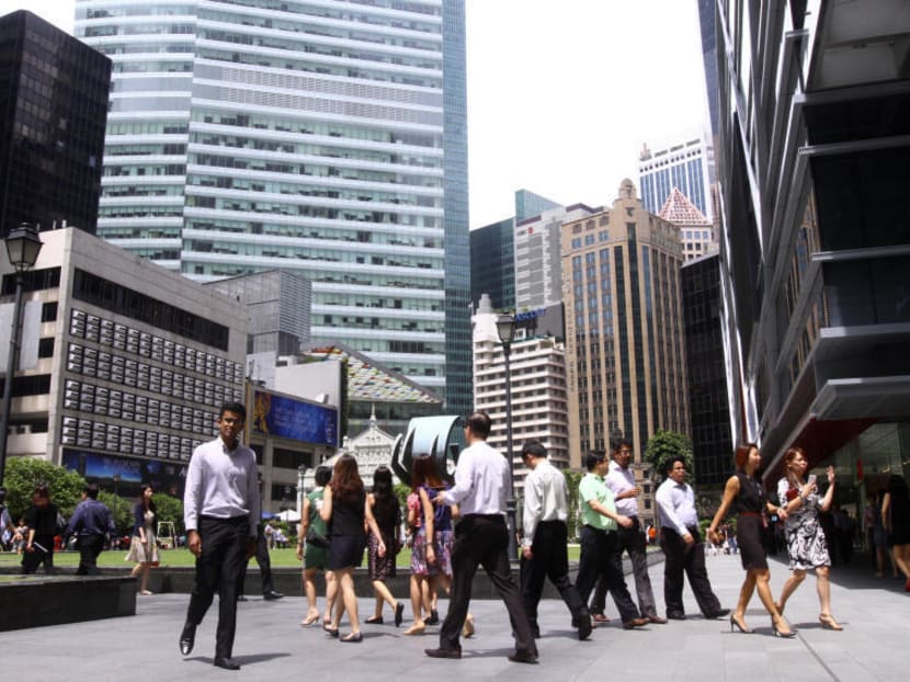 Office workers at Raffles Place. TODAY file photo
