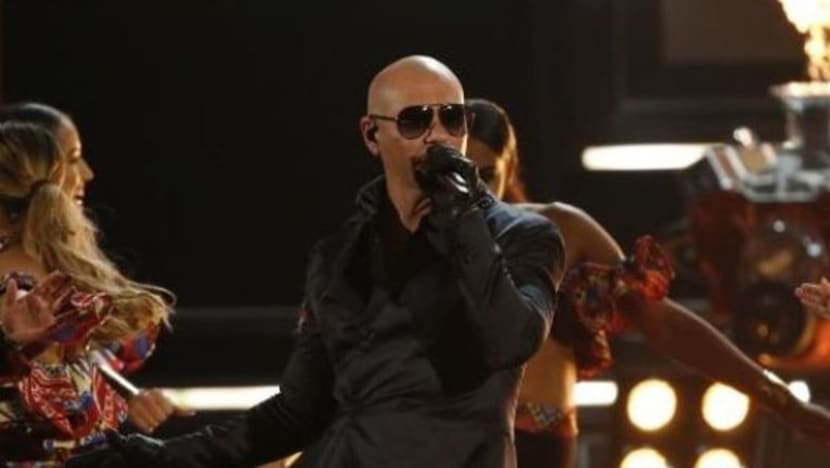 Konflik jadual, Pitbull batalkan persembahan di Singapura