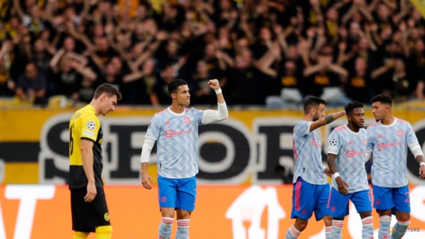 Football:
Siebatcheu earns Young Boys late win over 10-man Man United Football:
Siebatcheu earns Young Boys late win over 10-man Man United