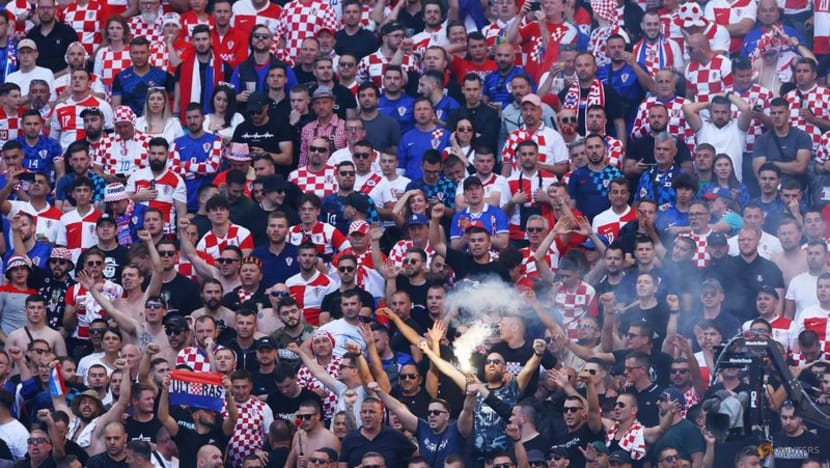1 đội doạ bỏ Euro 2024, bảng đấu của tuyển Anh được hưởng lợi 1 Serbia FA demand punishment for Croatia and Albania after chanting - CNA