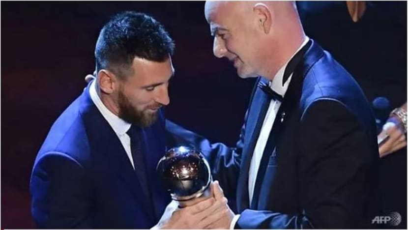 FIFA-வின் சிறந்த ஆட்டக்காரர் விருதைப் பெற்றார் லயனல் மெஸ்ஸி