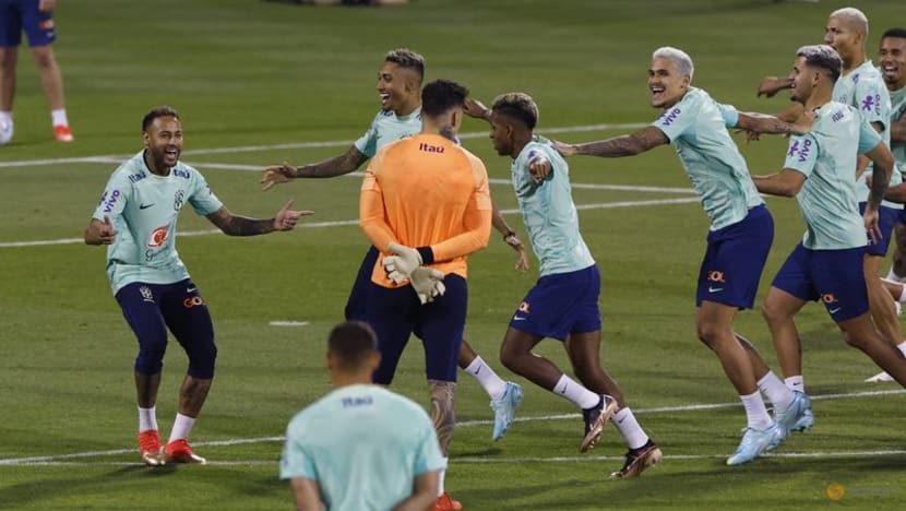 Brazil give no clues on team selection in first training session Brazil give no clues on team selection in first training session