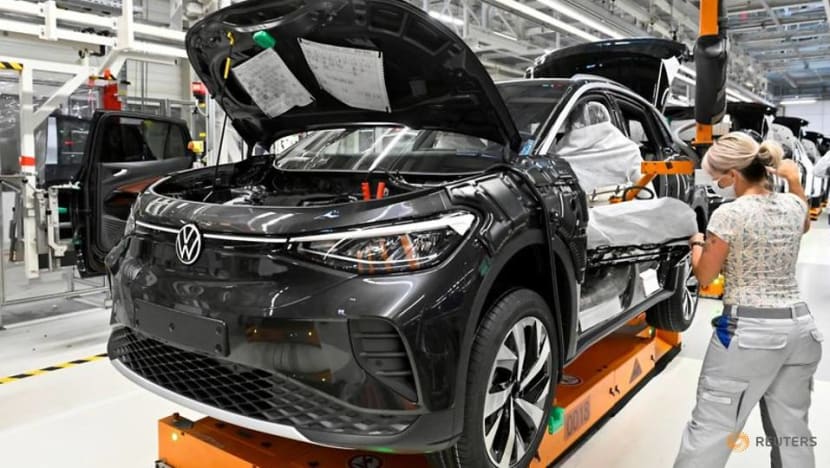 EV frenzy over Volkswagen shares draws regulator's attention EV frenzy over Volkswagen shares draws regulator's attention