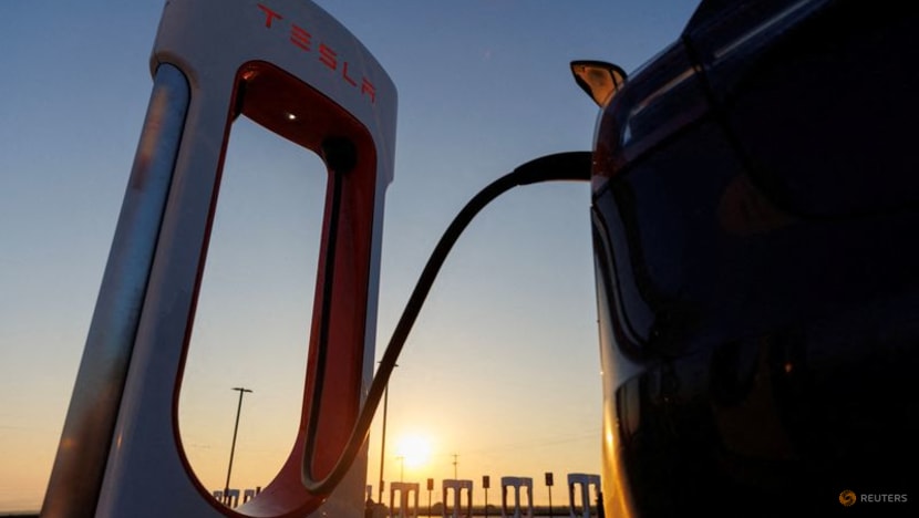 Ford shares jump 7% on Tesla Superchargers deal