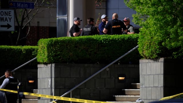 美国路易斯维尔 银行雇员开直播枪杀五名同事