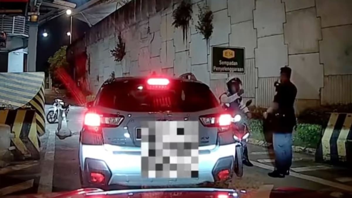 马来西亚警方调查涉嫌在新山检查站勒索两名新加坡注册汽车司机的警员