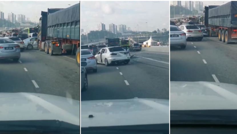 Lorry crashes into 11 vehicles on Causeway leading to Woodlands Checkpoint
