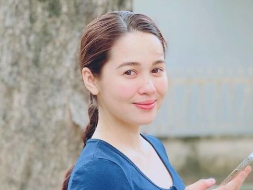 Malaysian actress Emma Maembong slammed for photo of breast pump in public