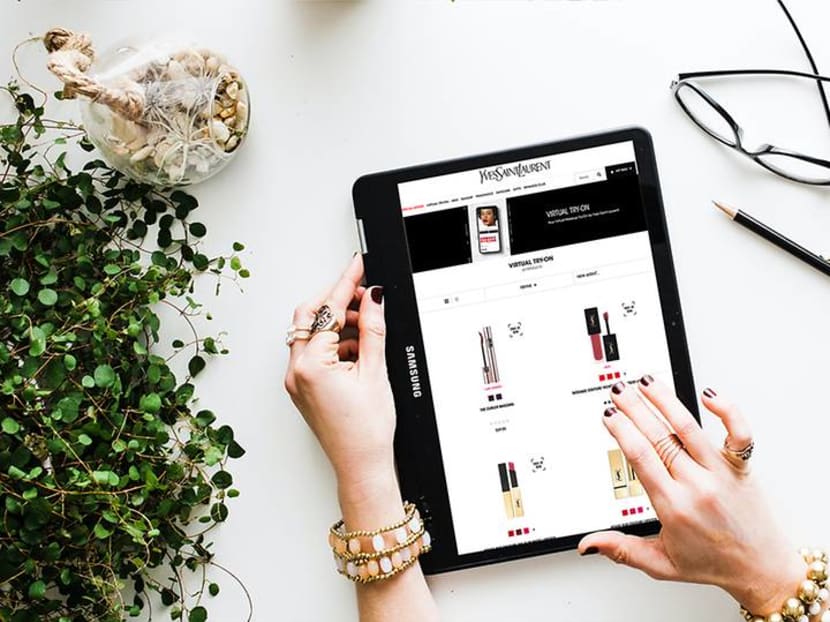 Virtual apps, WhatsApp texts: How to shop for beauty products in a pandemic Virtual apps, WhatsApp texts: How to shop for beauty products in a pandemic