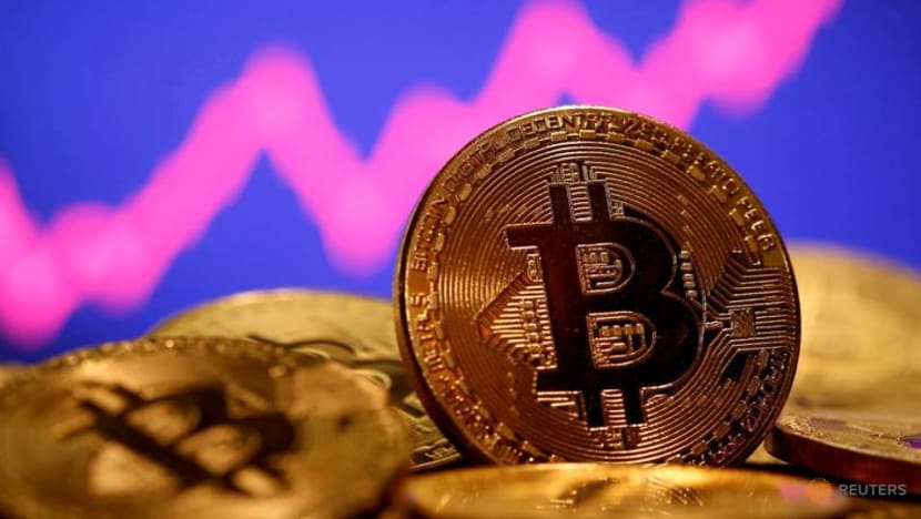 Bitcoin hits three-month low as Musk drives investors to exit Bitcoin hits three-month low as Musk drives investors to exit