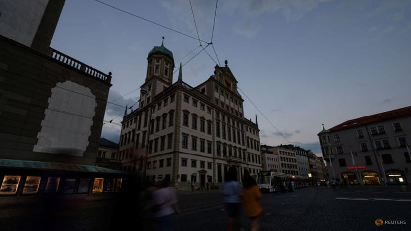 Dimmed street lights, shorter showers: Germany leads Europe energy savings drive Dimmed street lights, shorter showers: Germany leads Europe energy savings drive