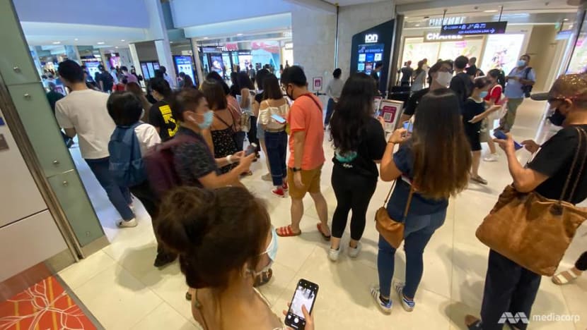 Crowds return to Orchard Road, long lines at mall entrances as shops reopen after more than 2 months Crowds return to Orchard Road, long lines at mall entrances as shops reopen after more than 2 months