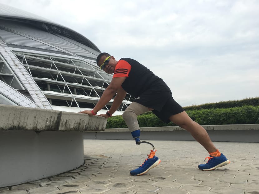 Singapore's "Blade Runner" Shariff Abdullah, who is born without a left foot, will be taking part in his eighth straight Standard Chartered Marathon in Dec  3-4, 2016. Photo: Stanley Ho/TODAY