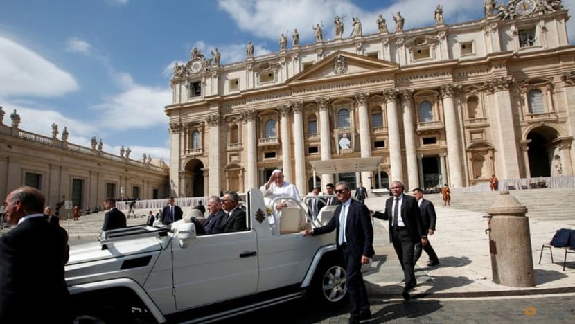 Praying for 'martyred Ukraine', Pope urges halt to 'world war' Praying for 'martyred Ukraine', Pope urges halt to 'world war'