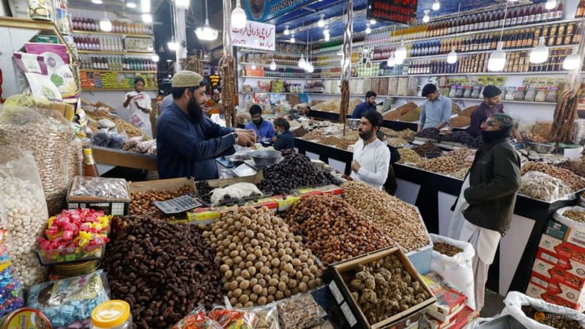 Food pushes Pakistan inflation to record 36.4% in April