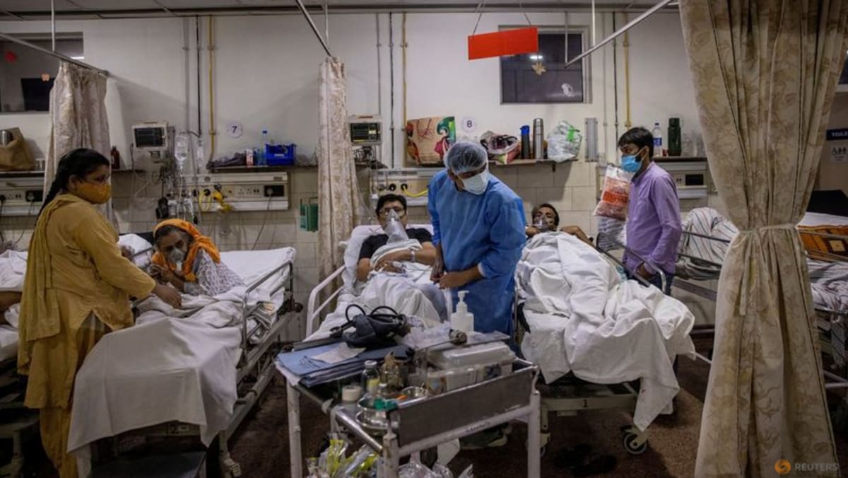 India sedang membangun lebih banyak rumah sakit karena populasinya meningkat, tetapi ada kekurangan dokter