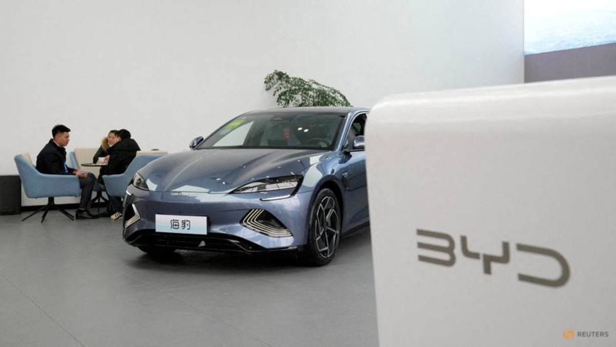 Penggerak mobil listrik Tiongkok, yang dipimpin oleh BYD, meninggalkan merek global
