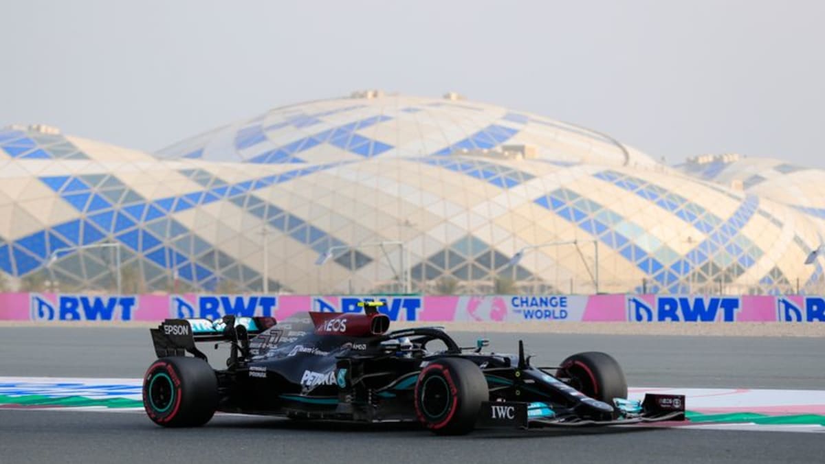Bottas memimpin Hamilton di latihan terakhir Qatar