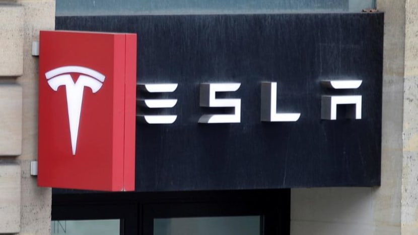 Tesla berhentikan pengurus negara di S'pura; sebahagian pengurangan tenaga kerja sejagat