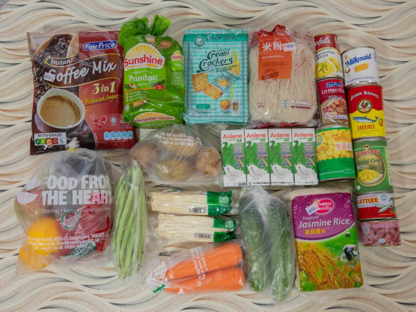20240815_llt_food_distribution_low_income_healthy_eating_story-12.jpg
