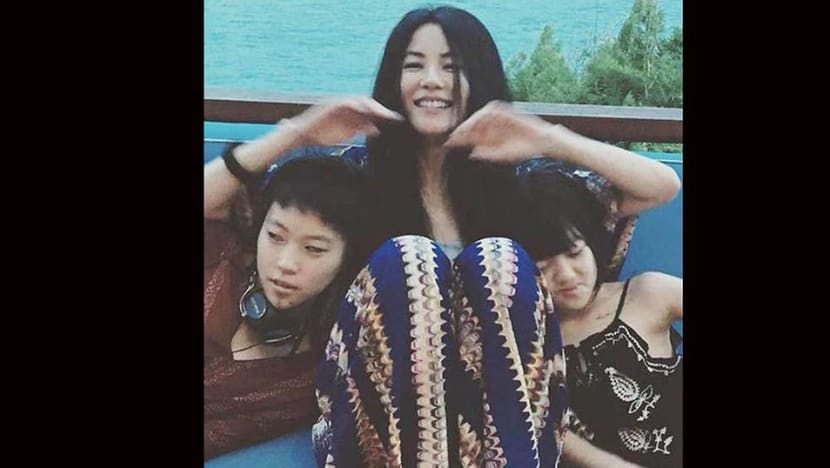 Faye Wong celebrates her birthday with her daughters