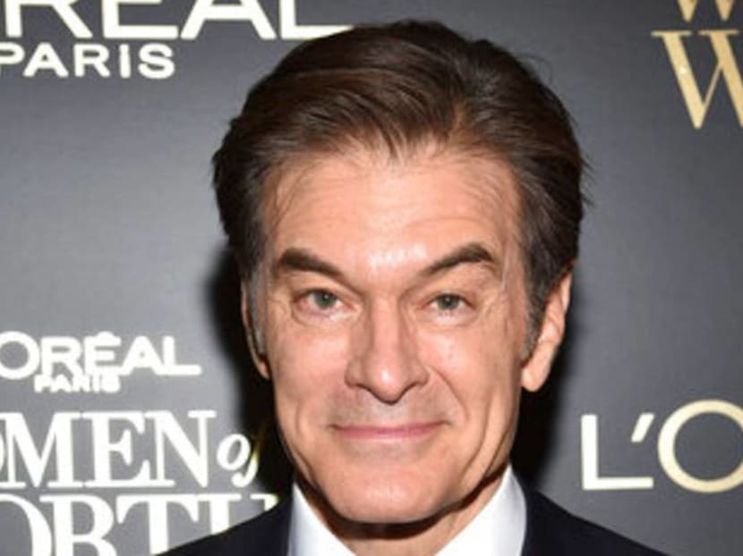 TV personality Dr Oz aids police in resuscitating man at US airport TV personality Dr Oz aids police in resuscitating man at US airport