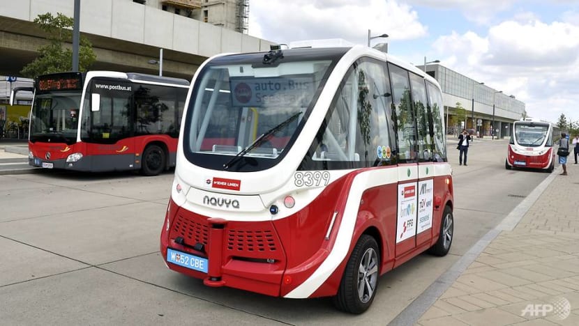 'Smartphone zombie' halts Vienna driverless bus test 'Smartphone zombie' halts Vienna driverless bus test