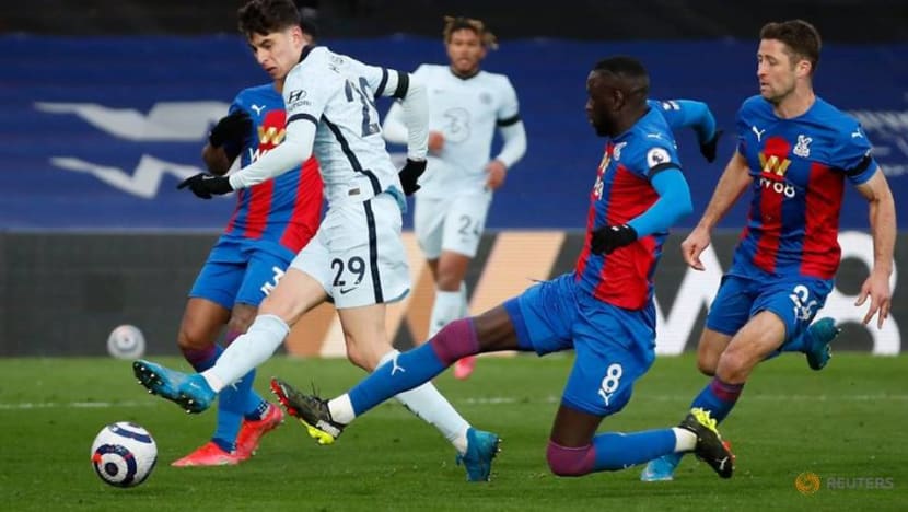 Soccer-Chelsea demolish Palace with Pulisic double Soccer-Chelsea demolish Palace with Pulisic double