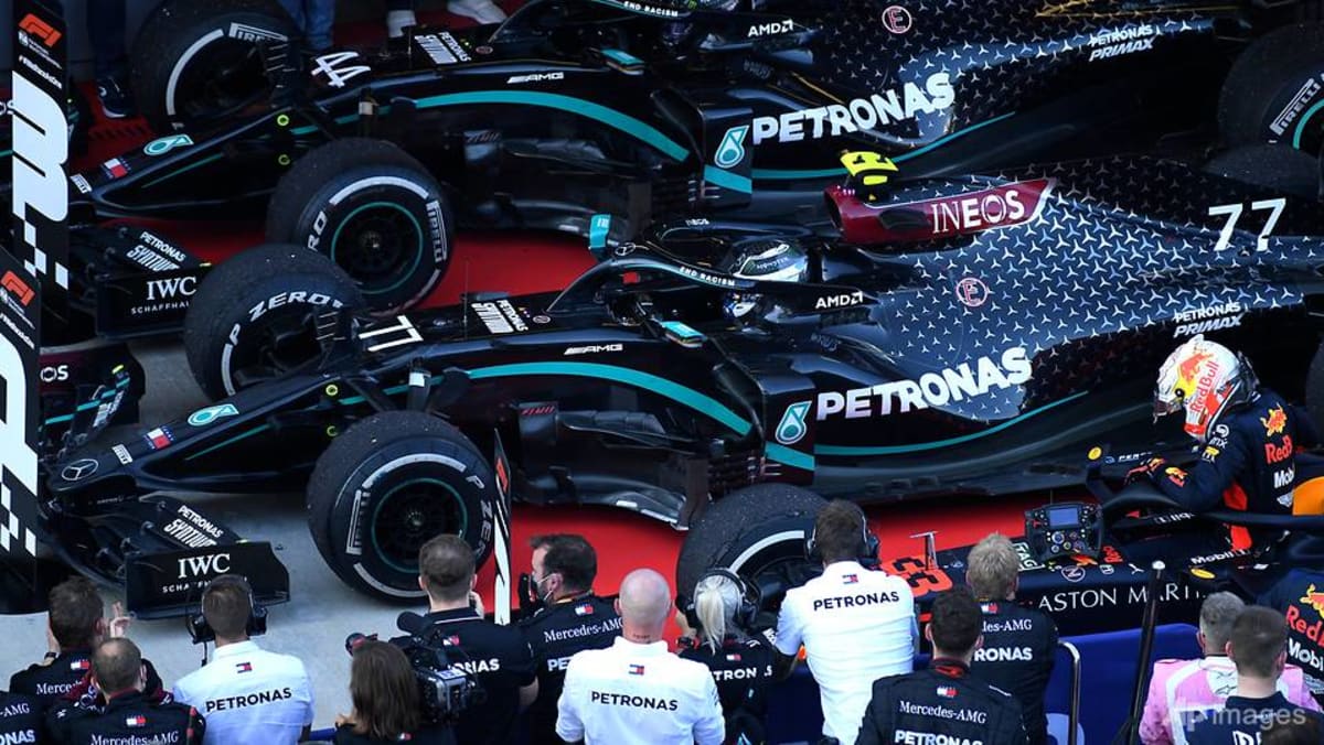 Hamilton mengejar rekor F1 lagi saat putra Schumacher melakukan debutnya