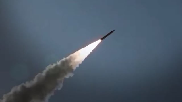伊朗公布自主研发首枚高超音速弹道导弹